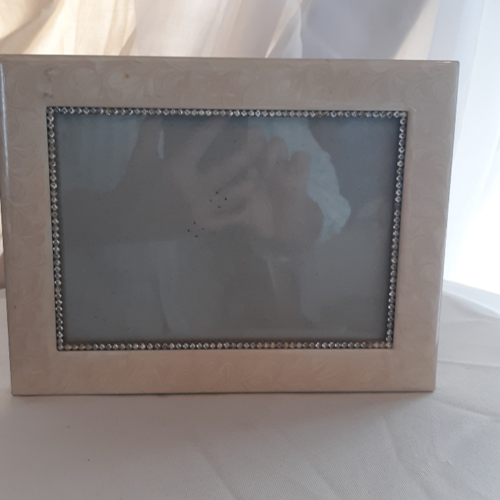 Glazed Ceramic with Swarovski Crystal Frame